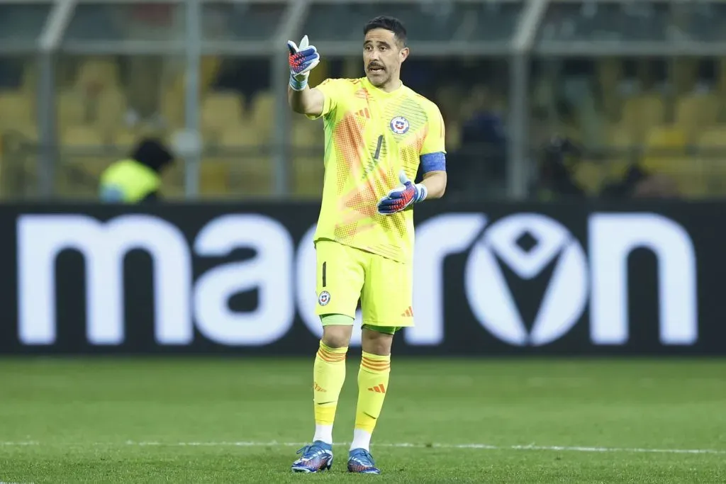 Claudio Bravo no se preocupa por su futuro: abierto a volver a Chile, seguir en el extranjero o retirarse.