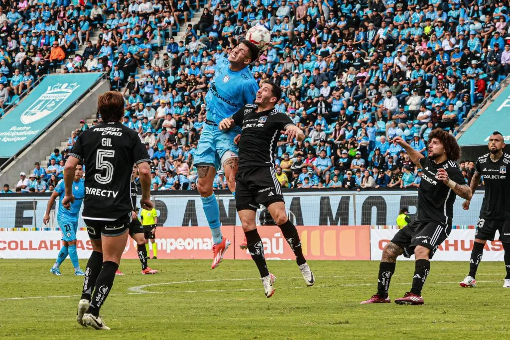 Steffan Pino jugando contra Colo Colo este año en el Tierra de Campeones de Iquique