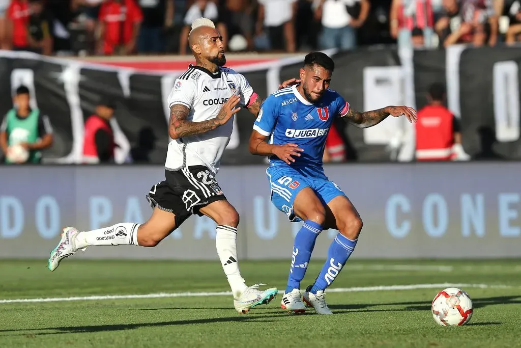 Emmanuel Ojeda busca una salida de Universidad de Chile, aunque para este partido está suspendido. Foto: Javier Salvo/Photosport