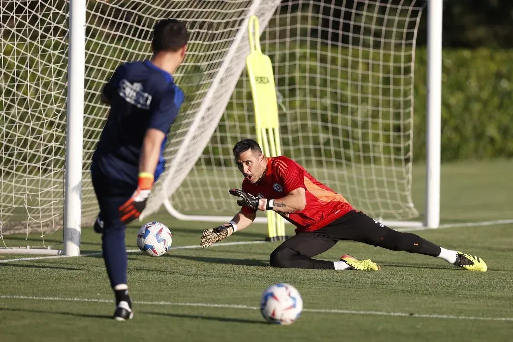 Claudio Bravo en entrenamiento en Estados Unidos. Foto: Carlos Parra / FFCH.