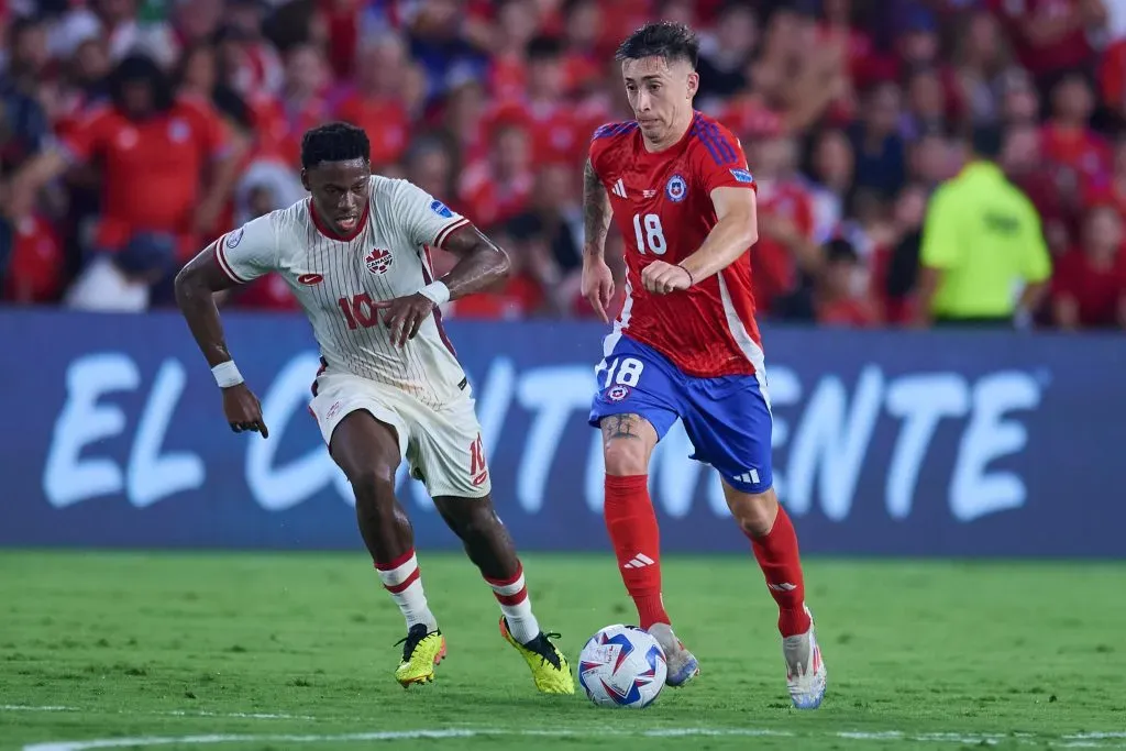 Echeverría fue el corazón de la Roja en la mitad de la cancha ante Canadá