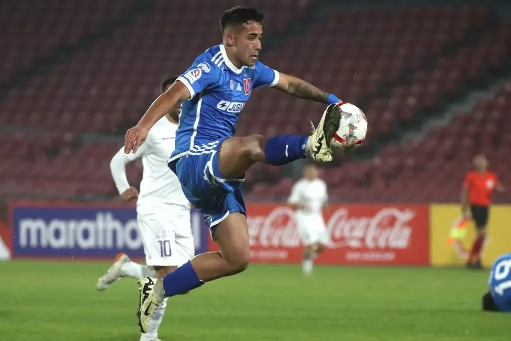 Lucas Assadi suma tres titularidades en los últimos partidos de la U con dos goles. Foto: Jonnathan Oyarzun/Photosport