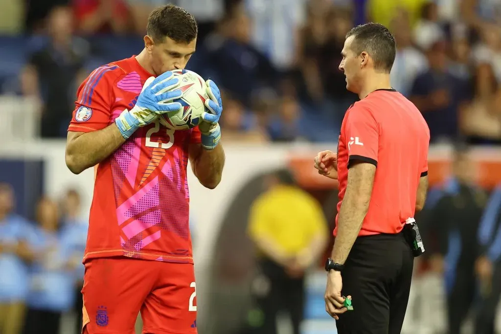 Ojo rivales de Argentina: Pinigol entrega la receta para no fallar contra Dibu Martínez en los penales.