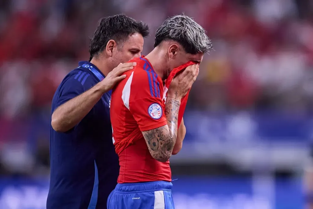 Diego Valdés se quedó fuera de la última fecha de Copa América por una lesión. Foto: Photosport.