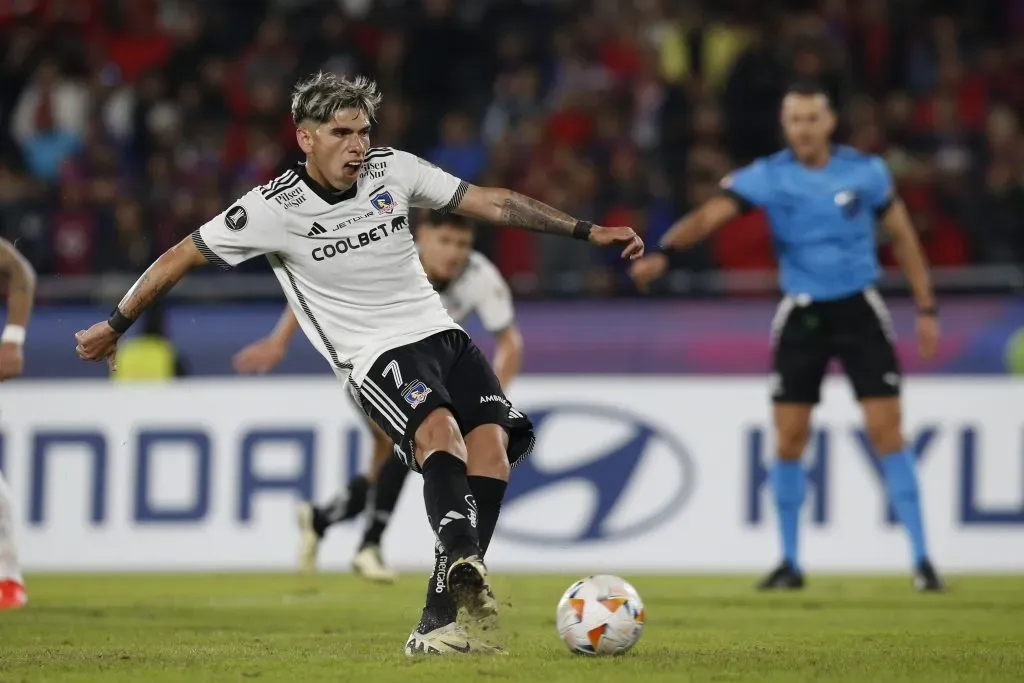 Carlos Palacios es clave en Colo Colo. Foto: Cesar Olmos/Photosport