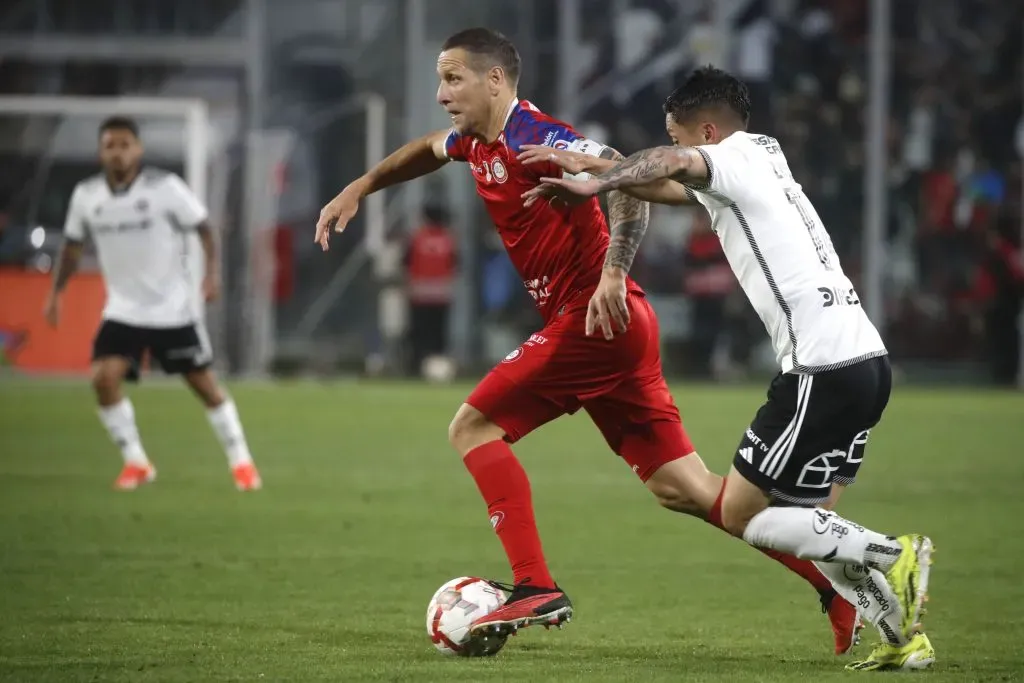 Luciano Aued se fue de Unión La Calera al Liverpool de Uruguay. (Jonnathan Oyarzun/Photosport).