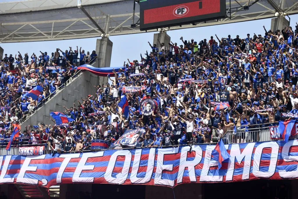 Los hinchas de la U no serán autorizados en La Serena. Foto: Alejandro Pizarro/Photosport