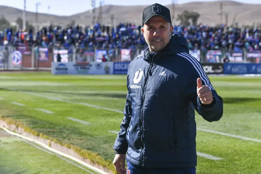 Gustavo Álvarez también quiere completar su plantel de U de Chile. Foto: Alejandro Pizarro Ubilla/Photosport