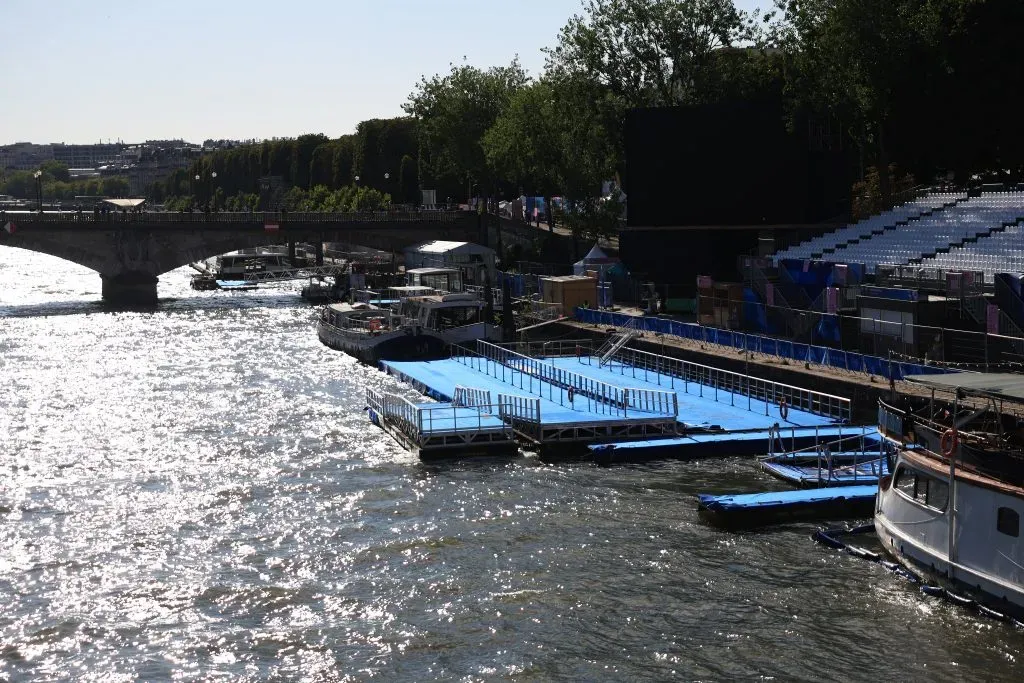 Los entrenamientos de natación en el Río Sena se suspendieron el domingo y el lunes. El triatlón masculino es este martes | Getty Images