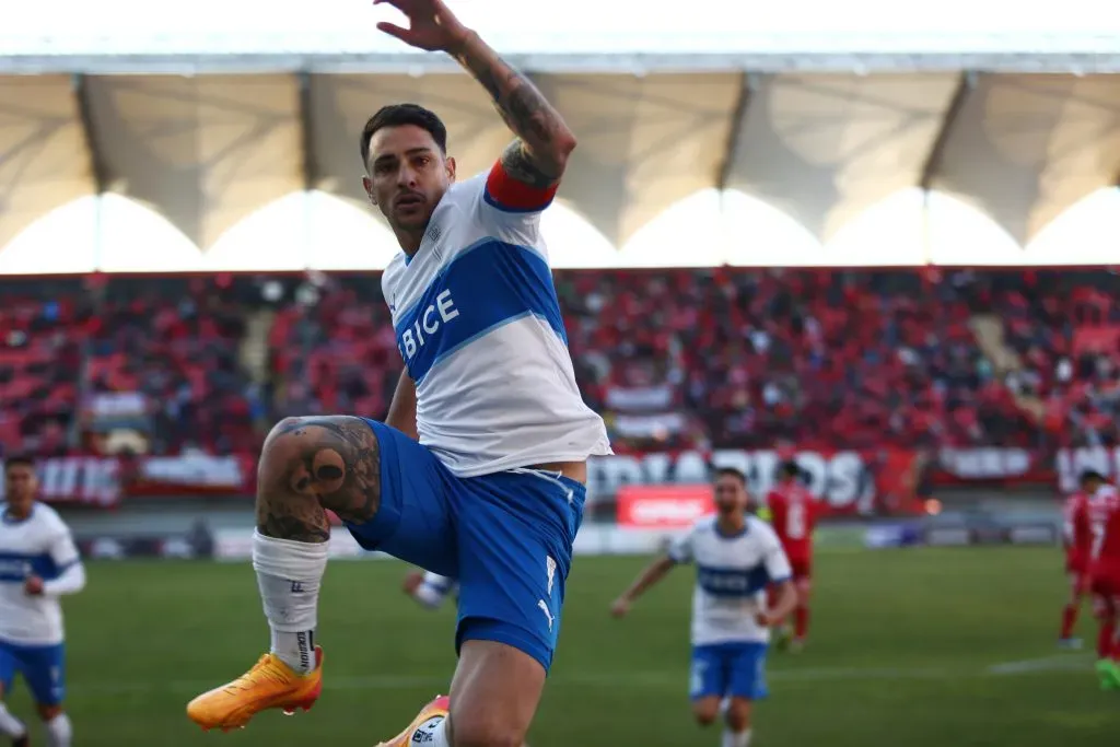 El festejo de Zampedri en el gol del triunfo. (Mauricio Ulloa/Photosport)-