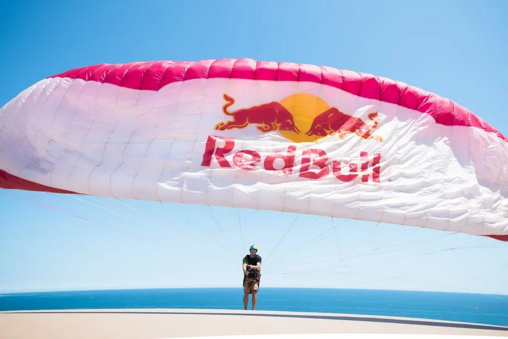 Bicho Carrera sigue sumando en el Mundial de Parapente Acrobático en Europa. Foto: Nicolas Gantz / Red Bull Content Pool.