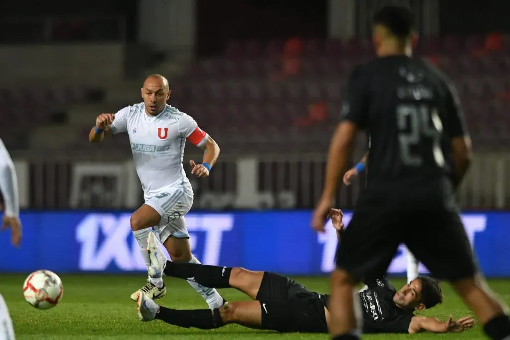 Marcelo Díaz lamentó la derrota de U de Chile. Foto: Alejandro Pizarro Ubilla/Photosport