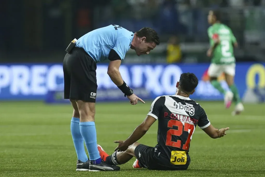 Pablo Galdames tiene interés en volver al fútbol chileno. (Ricardo Moreira/Getty Images).