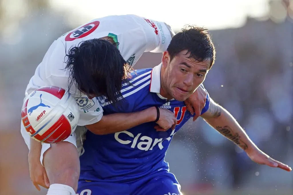 Charles Aránguiz regresa a Universidad de Chile. Foto: MARCELO HERNANDEZ/PHOTOSPORT.