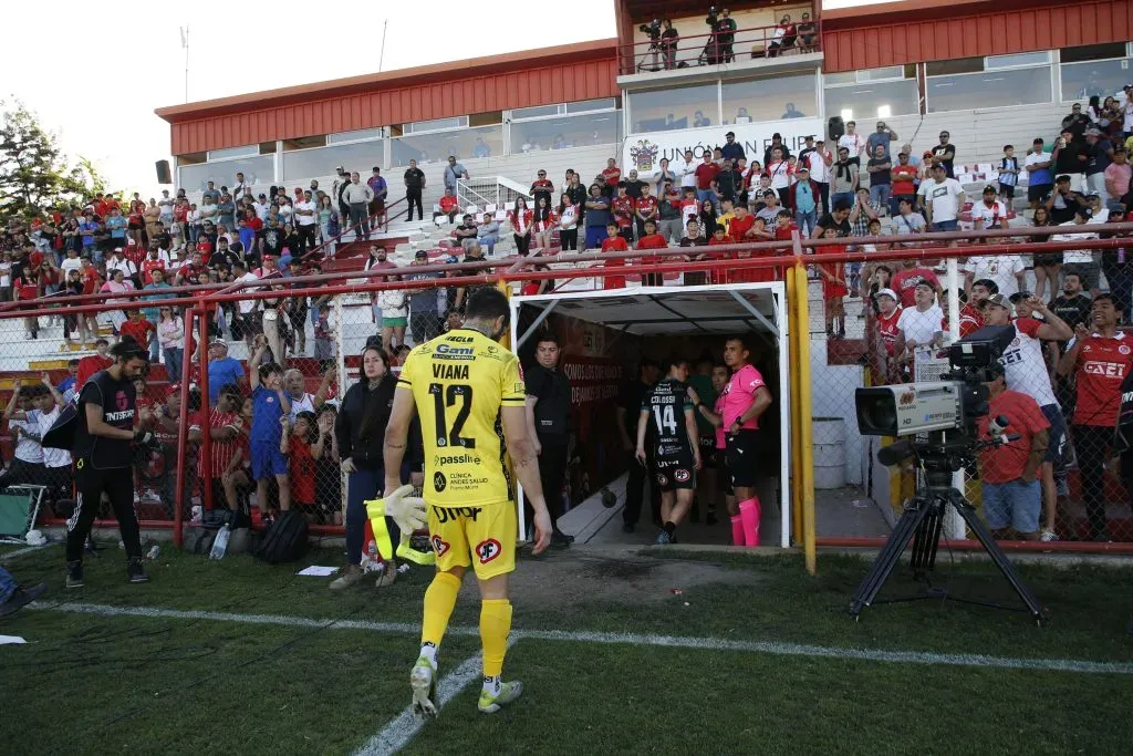 Mauricio Viana deja el fútbol debido a fuertes dolores físicos. Foto: Photosport.