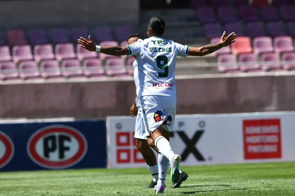 Andrés Vilches le anotó un gol a La Serena con Wanderers. (Alejandro Pizarro Ubilla/Photosport).