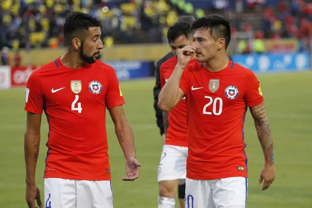 Charles Aránguiz y Mauricio Isla firmaron su regreso al fútbol chileno. (Marcelo Hernandez/Photosport).