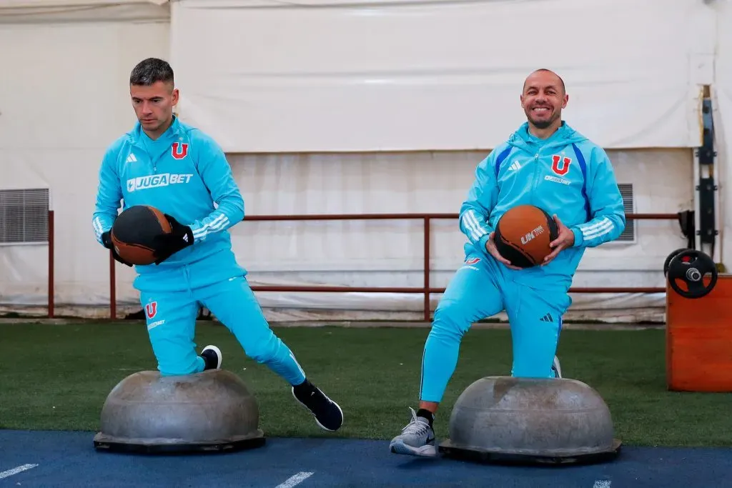 Charles Aranguiz en el entrenamiento de la U. Foto: U de Chile