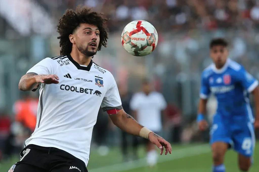 Patricio Yáñez quiere que jugadores como Falcón saquen la voz por el Superclásico. Foto: Javier Salvo/Photosport