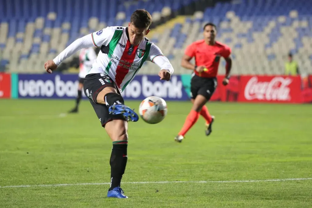 Conmebol multó a Palestino por la cancha del Ester Roa | Photosport