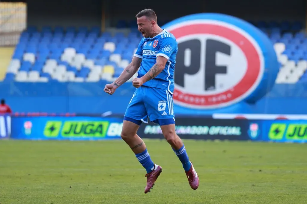 Luciano Pons se jugará su gran oportunidad en la U en el Superclásico. Foto: Photosport.