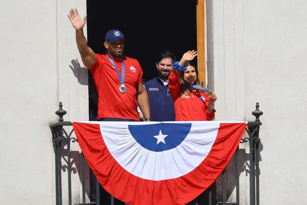 Sabroso saludo de Yasmani Acosta al Presidente Boric.