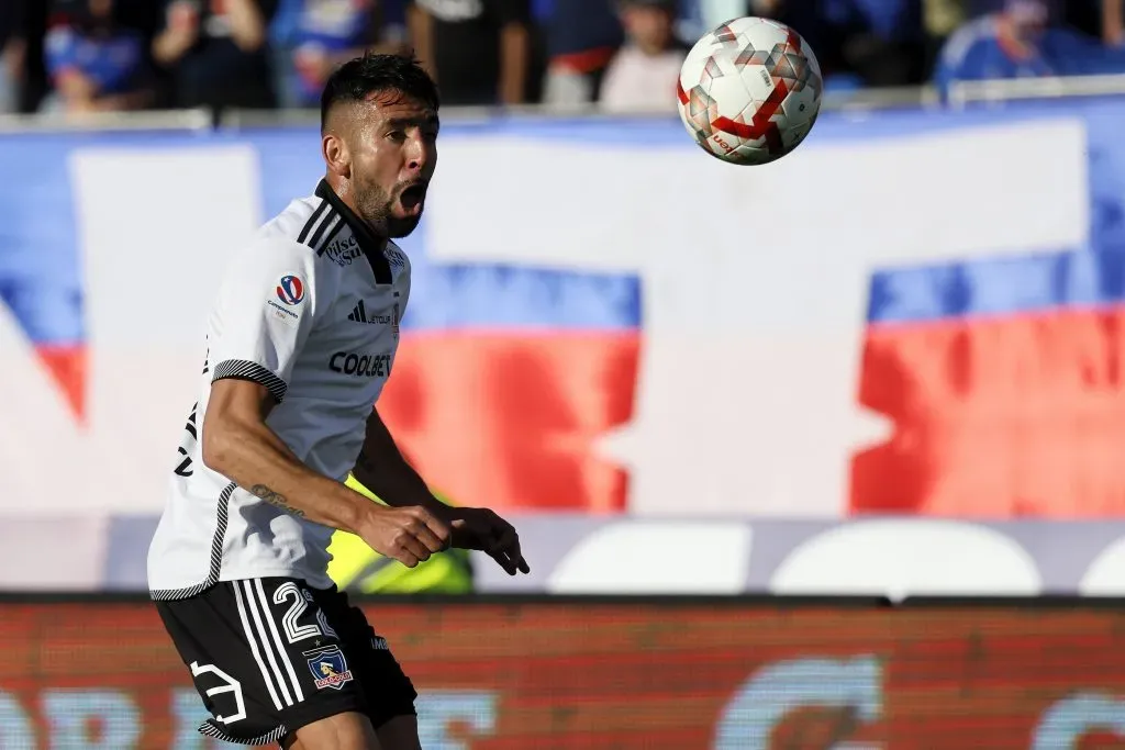 Mauricio Isla será titular esta noche en la oncena de Colo Colo ante Junior. | Foto: Photosport.