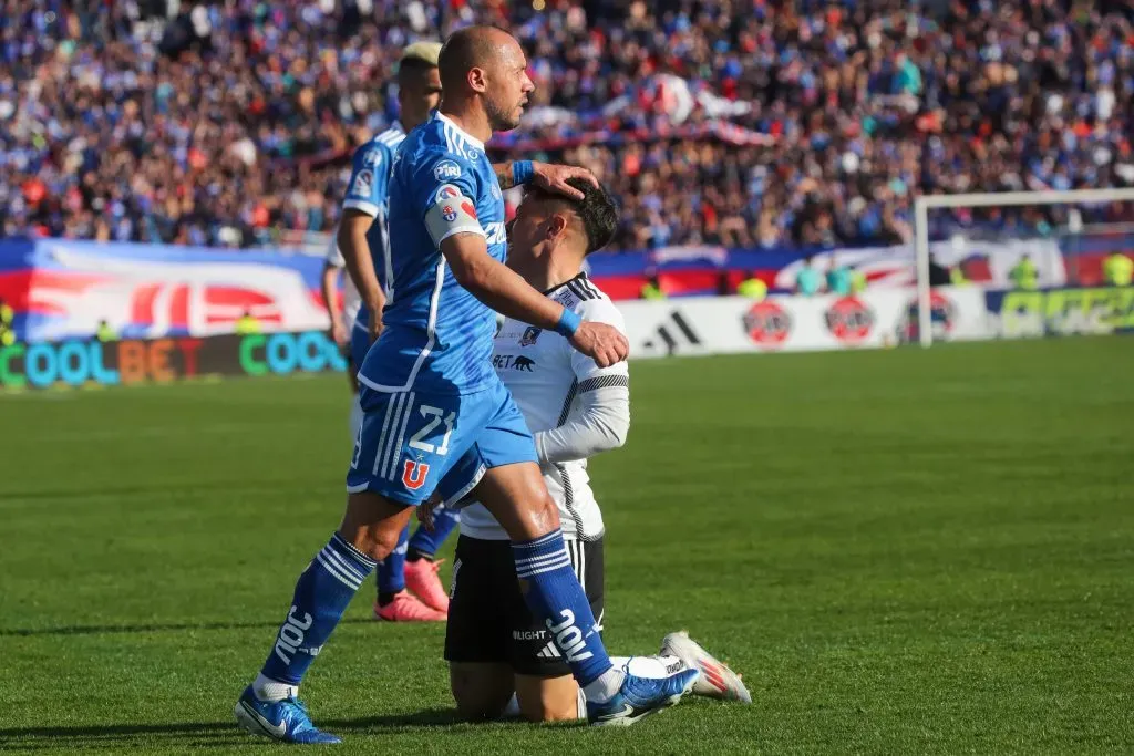 Marcelo Díaz fue apuntado con un problema con sus calcetas. Foto: Jonnathan Oyarzun/Photosport