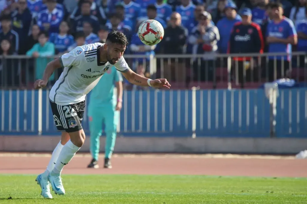 Mauricio Isla será titular en Colo Colo ante Junior. Foto: Jonnathan Oyarzun/Photosport