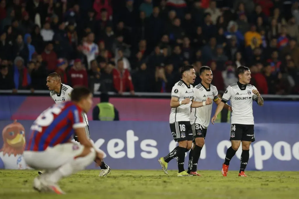 La clasificación agónica de Colo Colo fue motivo de burlas para una periodista colombiana. Foto: Photosport.