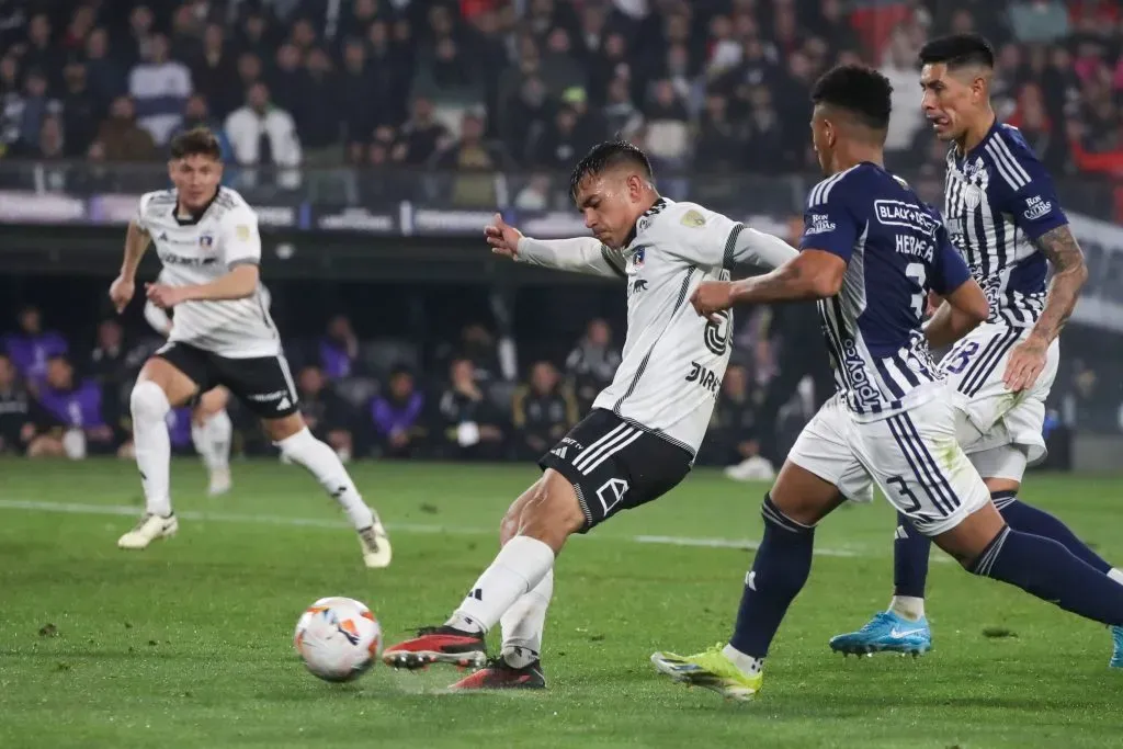 Así fue el remate de Vicho Pizarro ante Junior de Barranquilla. (Jonnathan Oyarzun/Photosport).