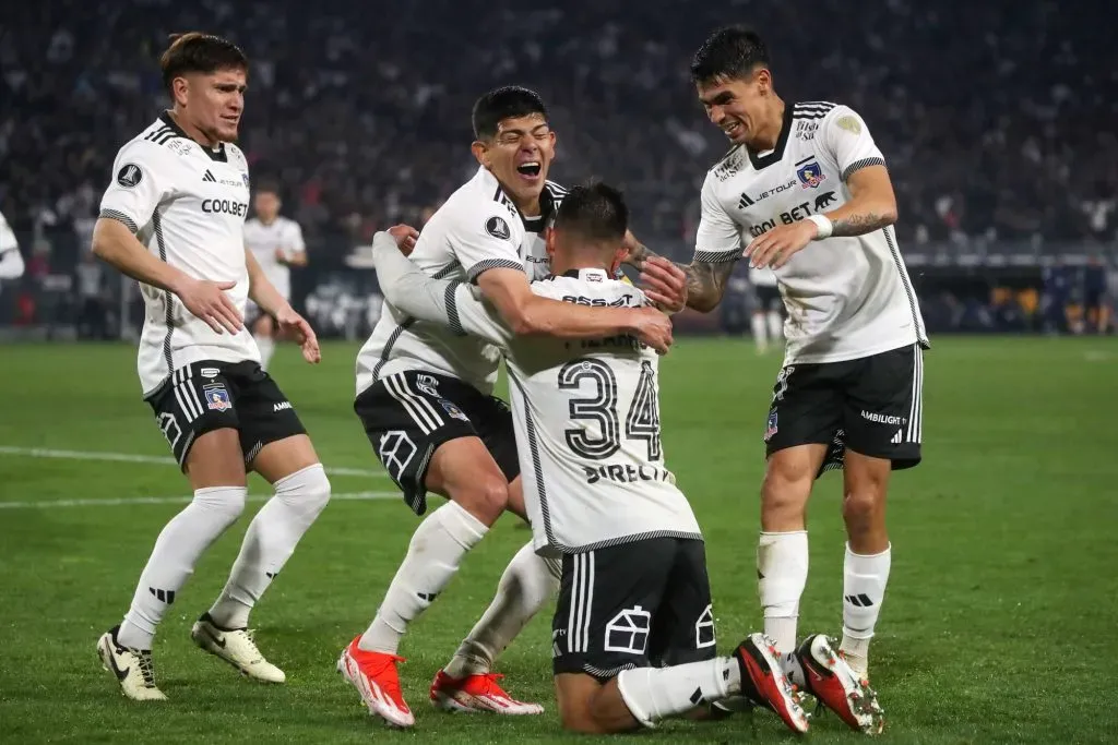 Celebra Colo Colo ante Junior con el gol del Vicho Pizarro.