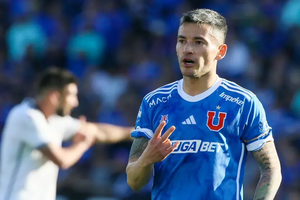 Charles Aránguiz tendrá su primer partido como titular en la U. Foto: Jonnathan Oyarzun/Photosport