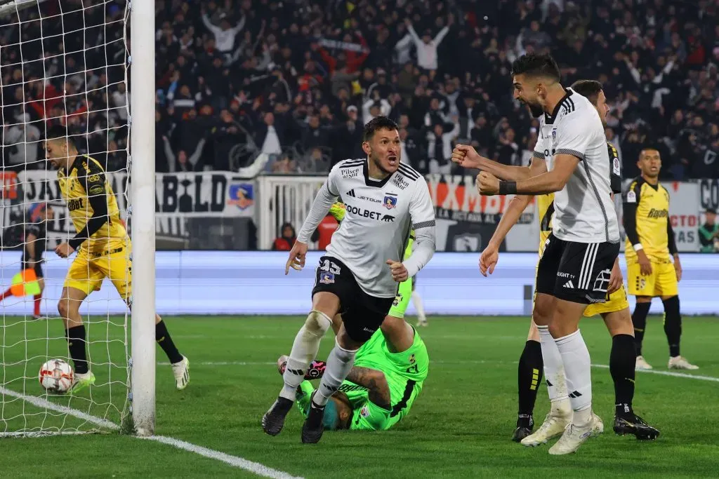 Ramiro González se sacó toda la rabia con su gol en Colo Colo. Foto: Marcelo Hernandez/Photosport