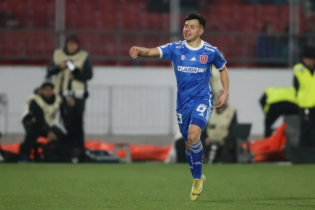 Ignacio Vásquez celebra su gol en la U ante Cobreloa