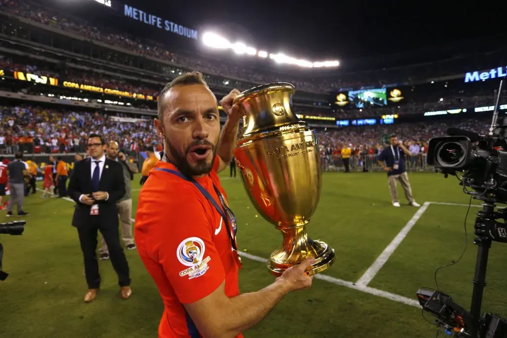 Marcelo Díaz compartió años en la Roja con Claudio Bravo. Foto: Andres Pina/Photosport**