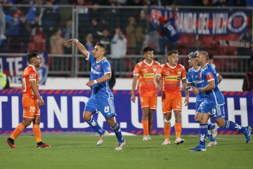 Nicolás Guerra vuelve a ser titular en la formación de la U ante Palestino. Foto: Photosport.