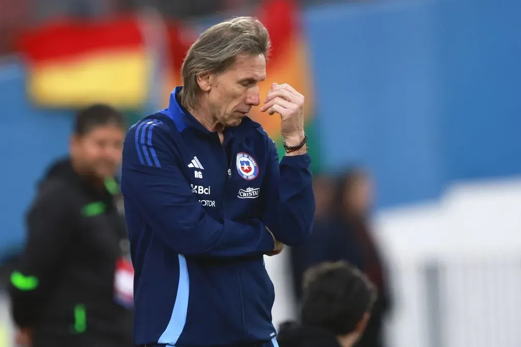 Ricardo Gareca se lamenta en el Nacional. Foto: Felipe Zanca/Photosport