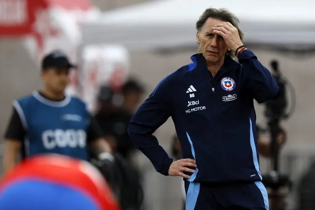 Ricardo Gareca es criticado por el nivel de la Roja. Foto: Andres Pina/Photosport