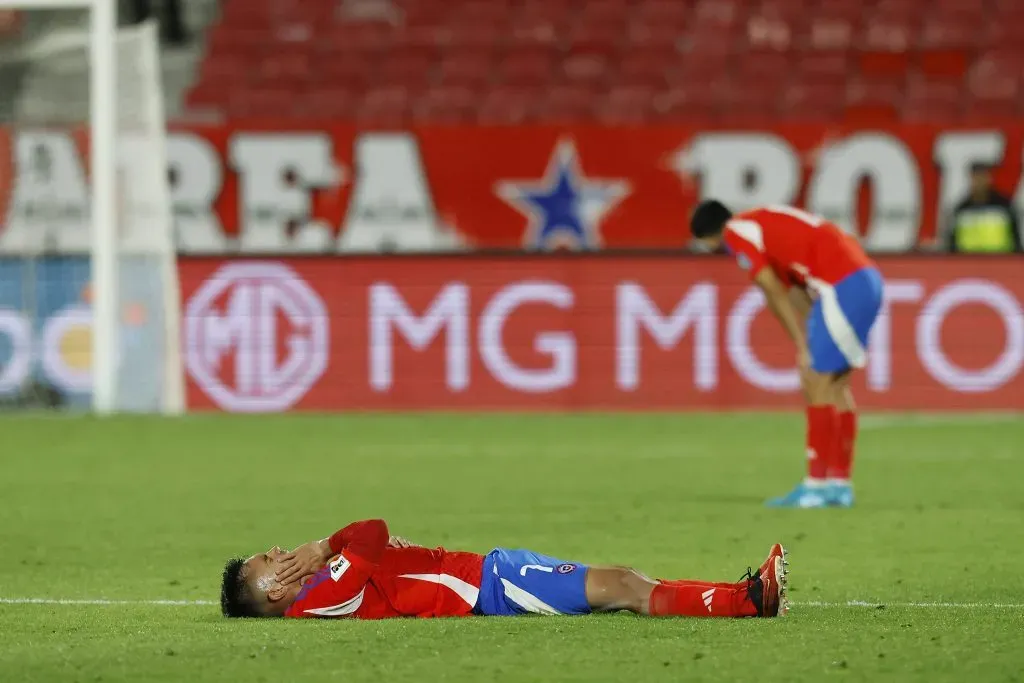 Vicente Pizarro terminó con una fractura que lo dejará sin jugar en Colo Colo para la llave con River Plate en Copa Libertadores. Foto: Photosport.