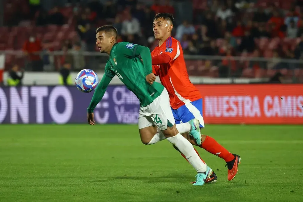 El volante de Colo Colo fue uno de los rescatables que dejó la derrota de Chile ante Bolivia. | Foto: Getty Images.