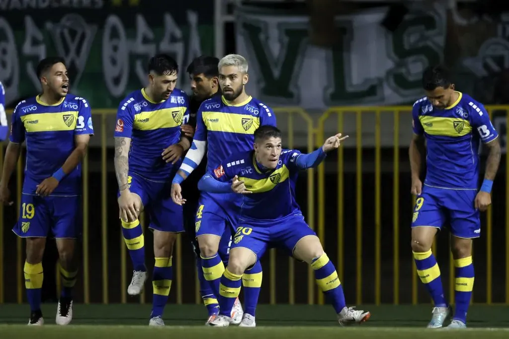 Barnechea sería uno de los equipos en la liguilla por el ascenso de no ser por este castigo. | Foto: Photosport.