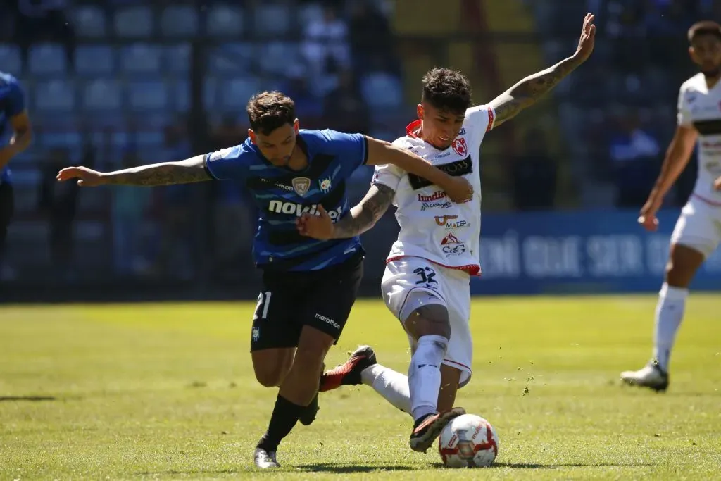 Bryan Soto casi anota el gol del año en Chile