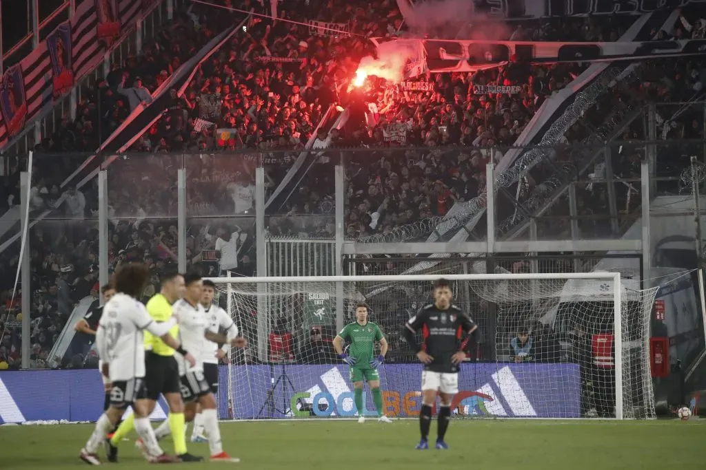 La hinchada de Colo Colo va a presionar a River. Foto: Jonnathan Oyarzun/Photosport