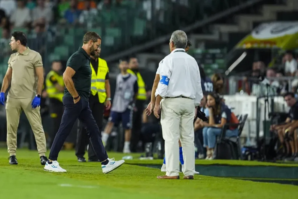 José Bordalas saliendo de la cancha tras la derrota. Foto: Imago.