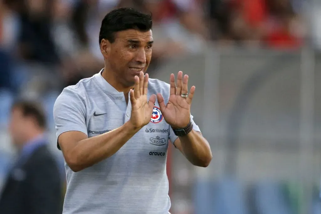 Héctor Robles fracasó en dos Sudamericanos Sub 20 consecutivos como DT de la Roja: 2017 y 2019. (Andrés Piña/Photosport).