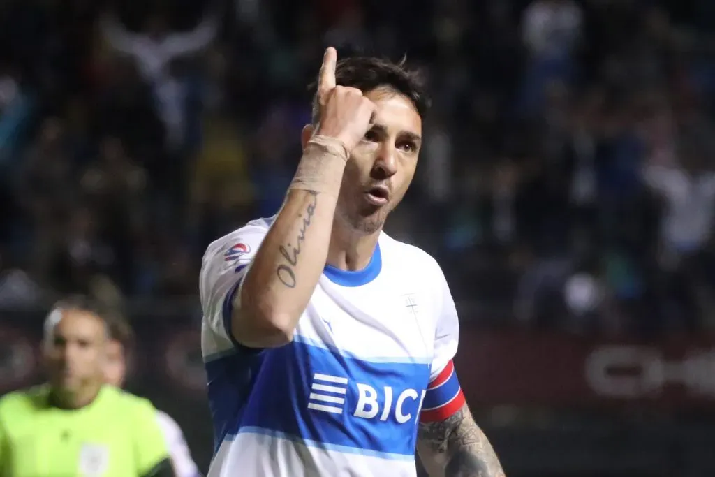 Fernando Zampedri apuesta por anotar un gol para convertirse en el máximo artillero de Universidad Católica. Foto: Jonnathan Oyarzun/Photosport