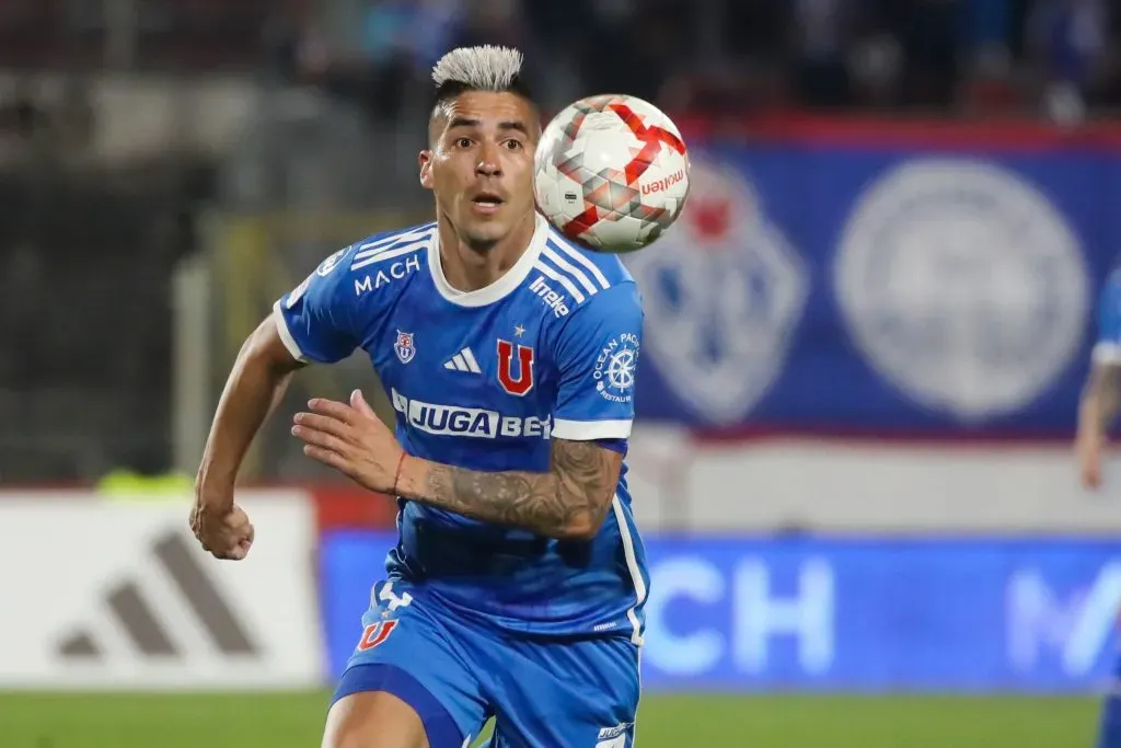 Leandro Fernández apuesta a anotar esta tarde en el Estadio Santa Laura ante Universidad Católica. Foto: Jonnathan Oyarzun/Photosport