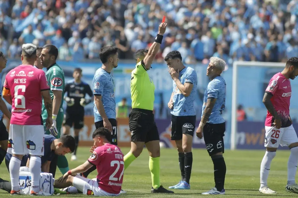 La expulsión de Camilo Moya /Photosport