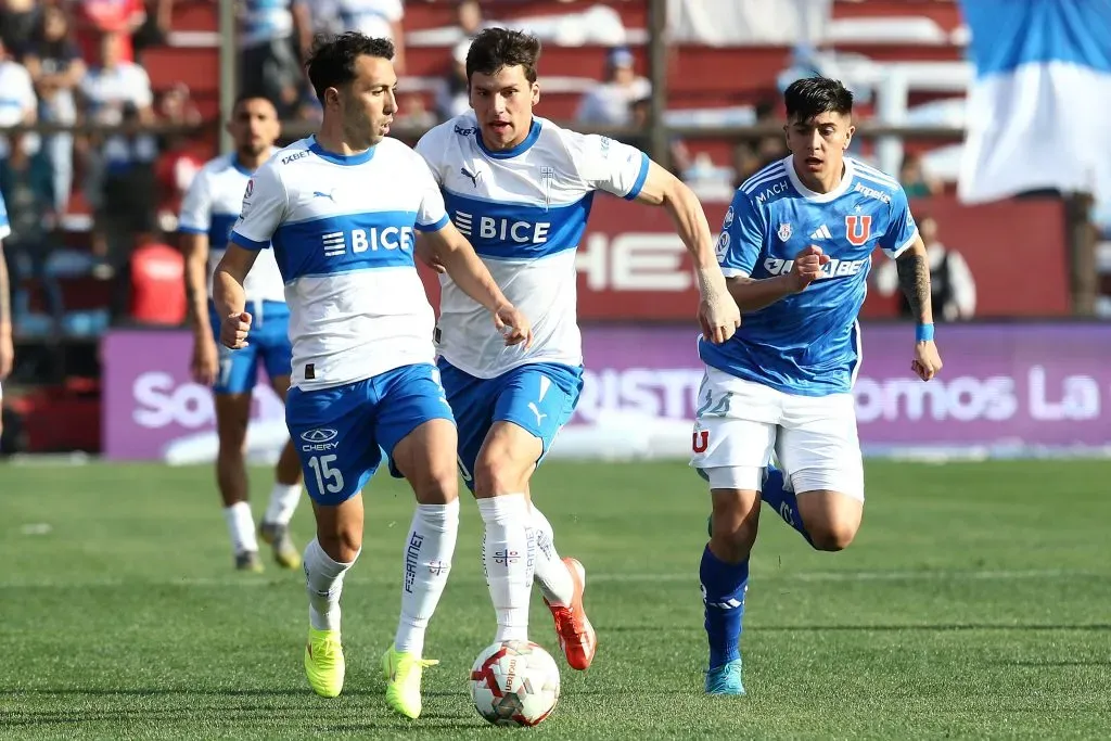 Gonzalo Tapia y Cristián Cuevas ante la U de Chile. (Javier Salvo /Photosport)